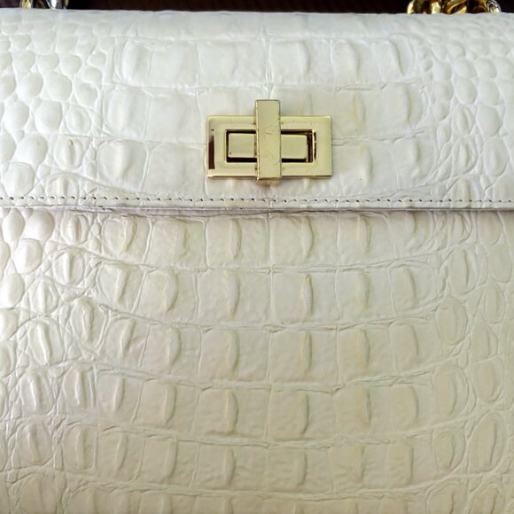 Madeleine Mode Italian Cream Crocodile Leather Shoulder Gold Chain Hardware NWOT - Picture 3 of 12